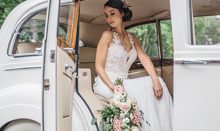 Why Do Some People Hire Luxury Cars on Their Wedding Day?